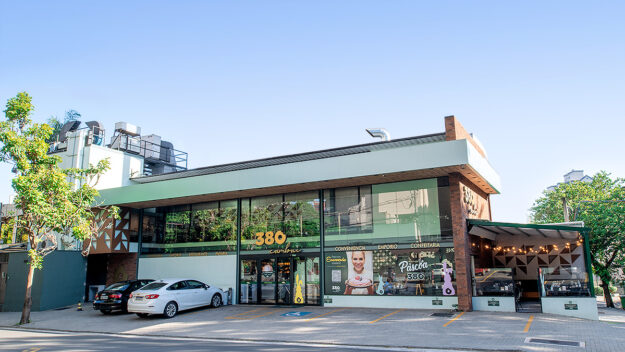 Fotografia de Fachada da 380 Padaria no Cambuí em Campinas