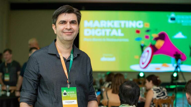 Palestra de Marketing Digital para ABRASEL Palestra de Marketing Digital para ABRASEL