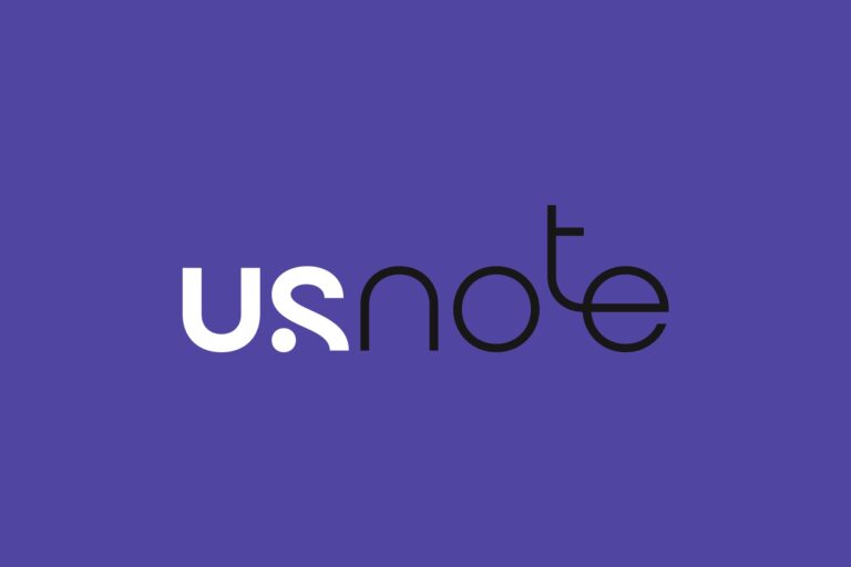 Novo logotipo da USNOTE sobre o violeta da marca